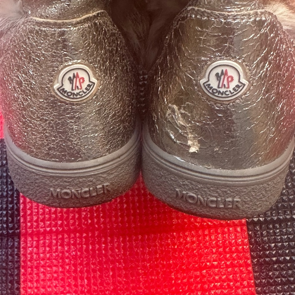 MONCLER Laced up Fur Boots in Gold size 6 (EU 36)
Made in Italy B17 - Picture 11 of 15